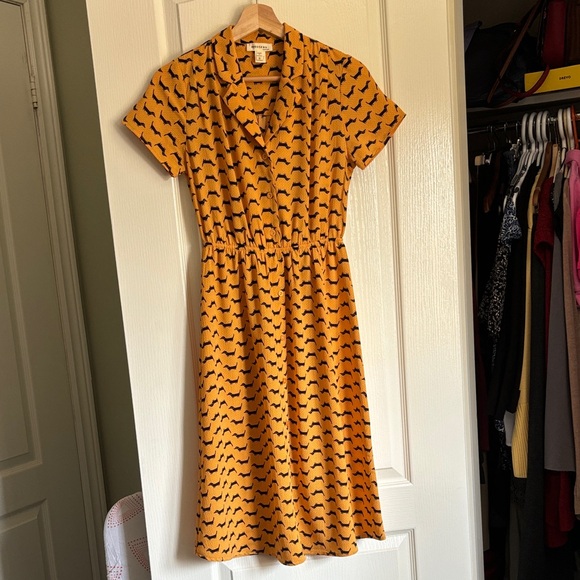 Monteau Dresses & Skirts - Monteau Mustard Dog Print Midi Dress